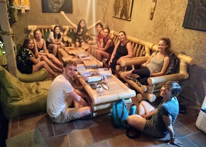 Gogo Backpackers House