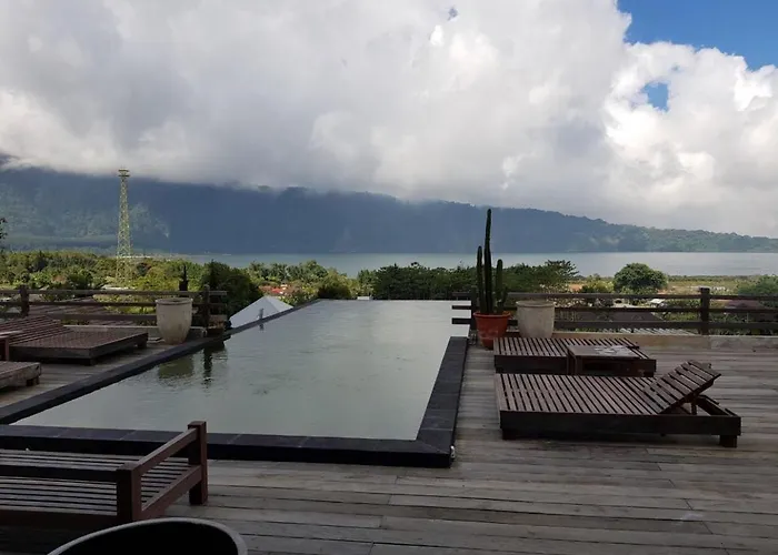 Little Lake Villa