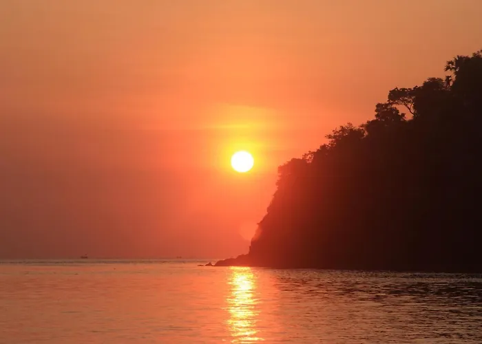 Coconut Beach Bungalows & Warung 2