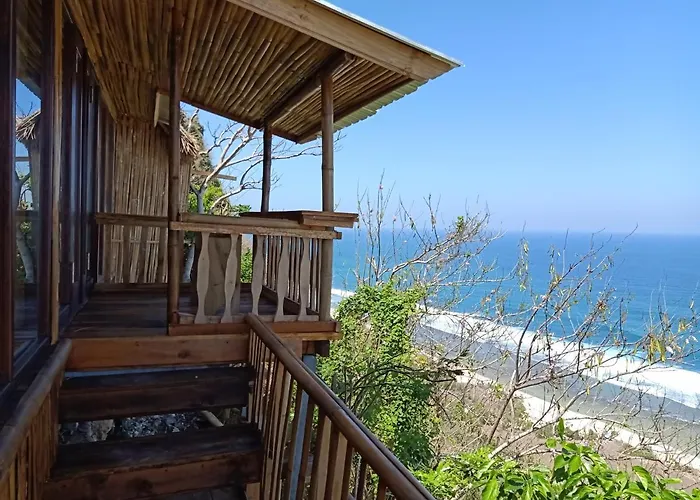 Nunggalan Hut