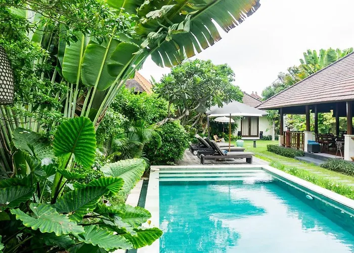 Spacious 4Br Private Estate W-Big Garden And Pool Central Seminyak