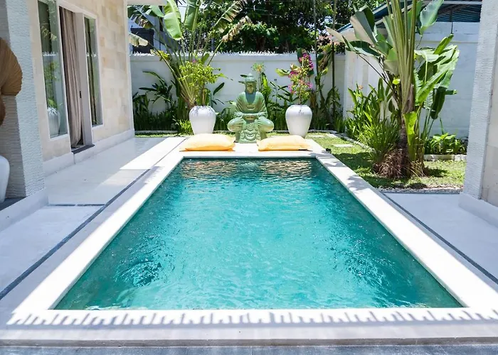 3Br Canggu Central - Walking To Beach