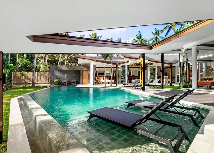 Villa Crazy Roof By Balisuperhost