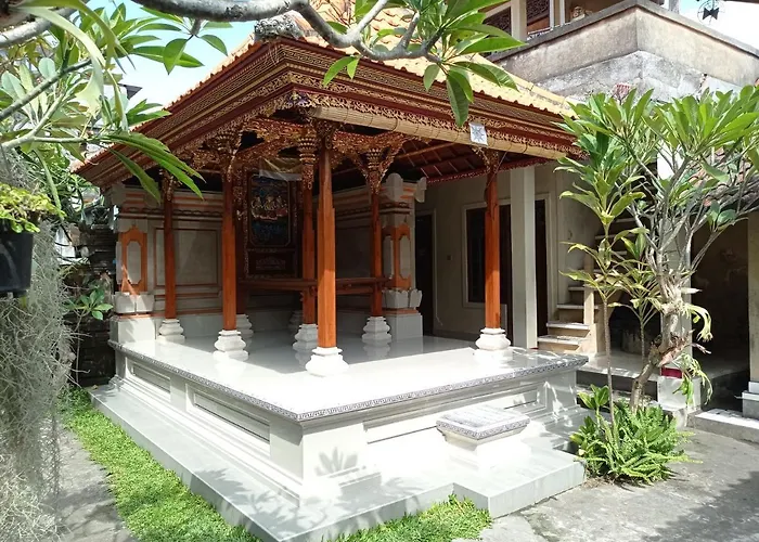 Arya Guest House