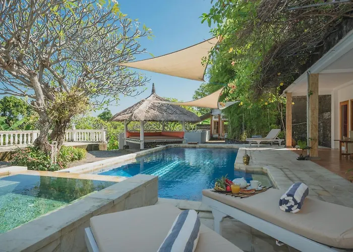 Villa Dinding Batu