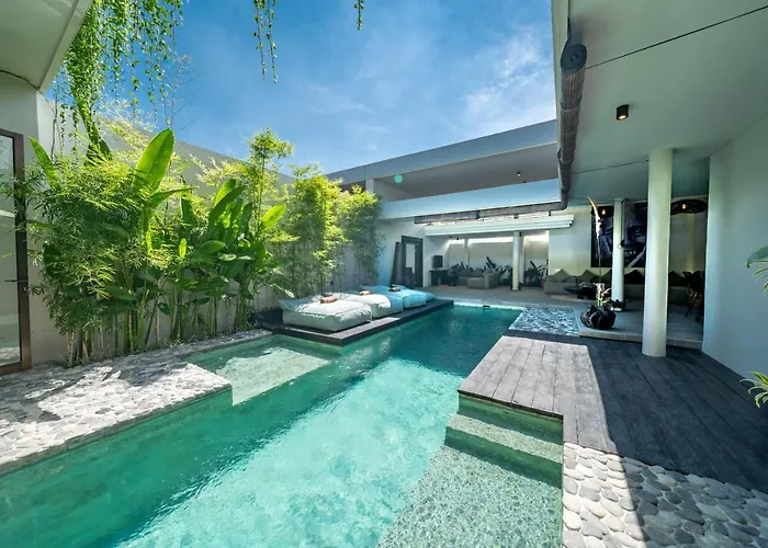 Villa Wiraja 1 - Modern 4 Bdr Villa In Berawa