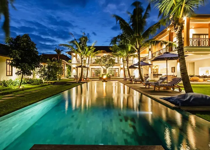 Heritage Villa, Ultimate 6 Bed, 20 Meter Pool 700 Metre From Beach