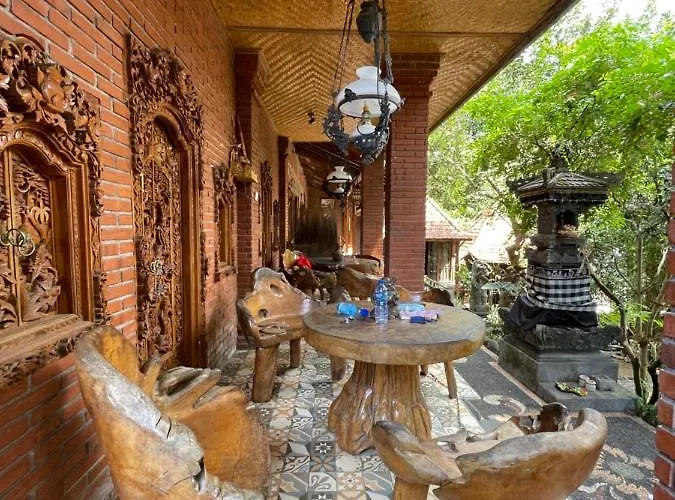Bunut Tree Hostel