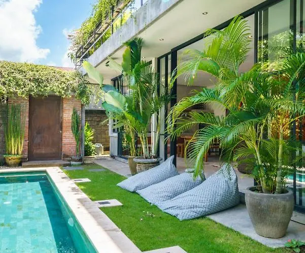 The Jungalow - 2Br Berawa Villa Near Beach, Cafe Del Mar & Padel