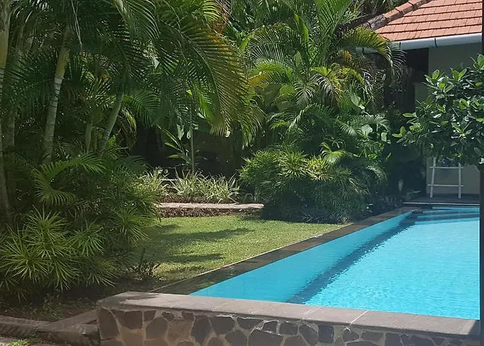 Villa Jati - Private Poolside Villa Central Lovina