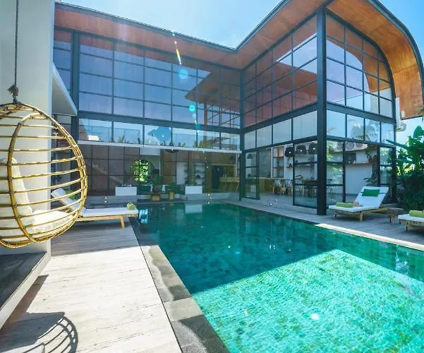 Villa Mango Bliss - Amazing 4-Bdr Villa In Berawa ! Perfect Location !