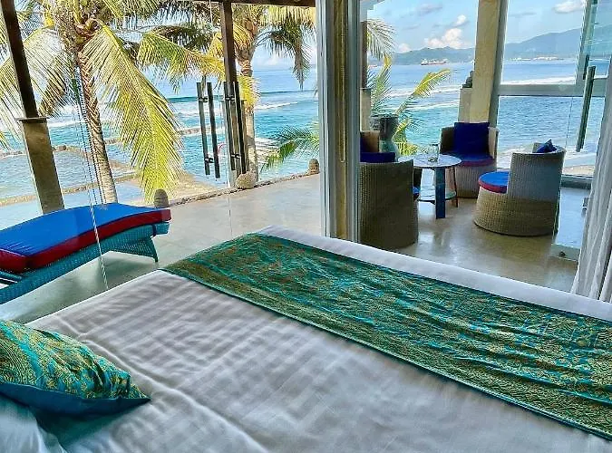 Ocean Suite By A&J - Exceptional Beachfront Apartment - Candidasa