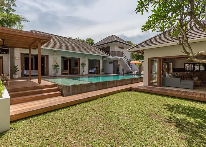 5 Bedrooms Villa 400M Berawa Beach 12M Pool !