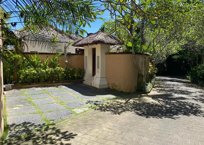 Jimbaran Beachstroll Villa