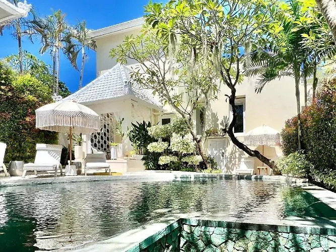 Moon Villas