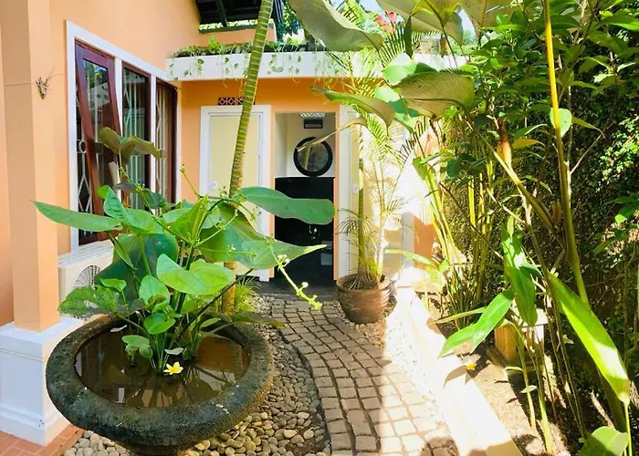 Giri'S Villa Jimbaran