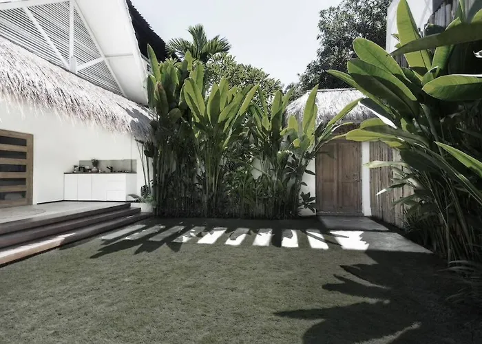 Villa Q - Pool House - Contemporary Pool House - Seminyak