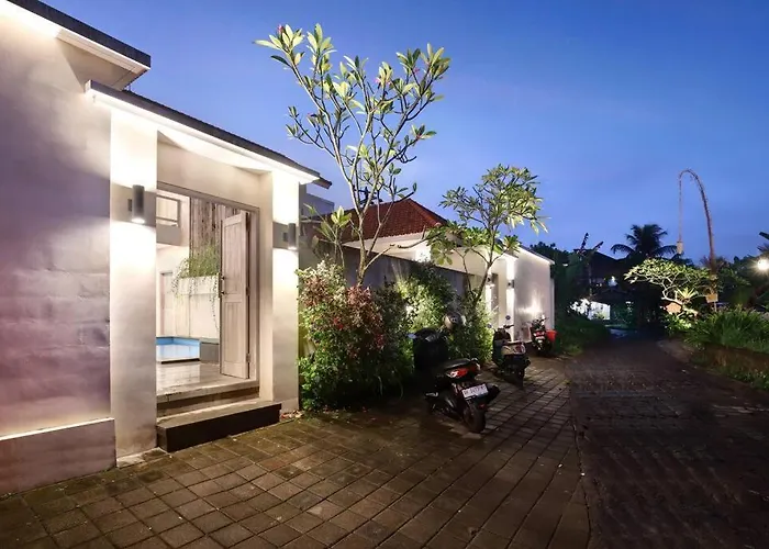 Green Villa B, Near New 3 Bedroom Villa With Pool.