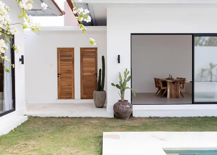 Villa La Luz 2Bdr Mediterranean Villa Canggu