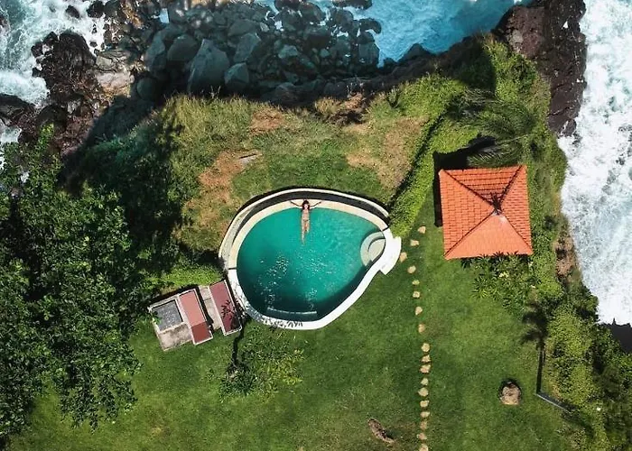 Makawi Tuwa Cliff - Luxury Cliff Stay With Private Beach, Infinity Pools And Ocean View
