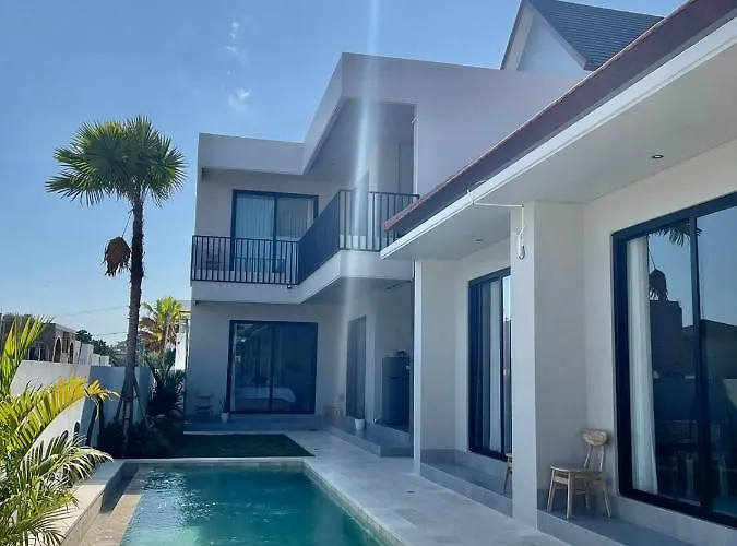 Mega Canggu Guest House