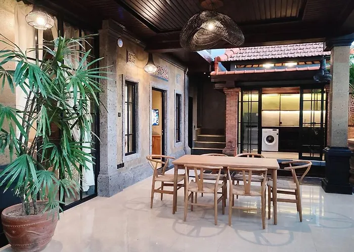 Prama House In Kedewatan