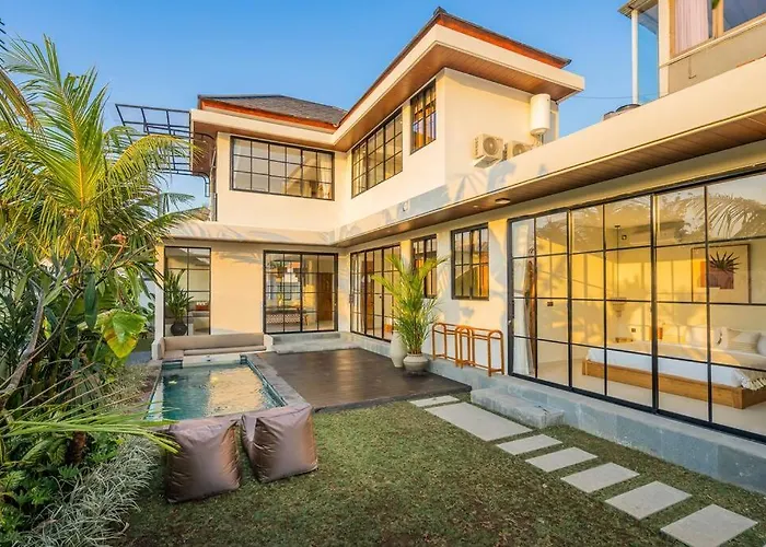 Luxe 4-Bedroom Villa - Private Pool & Fast Wi-Fi