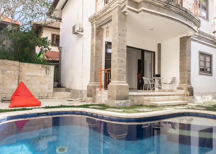 Large Room With Pool Walking Distance To Beach