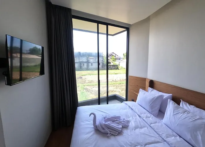 The Fields Hotel And Apartment