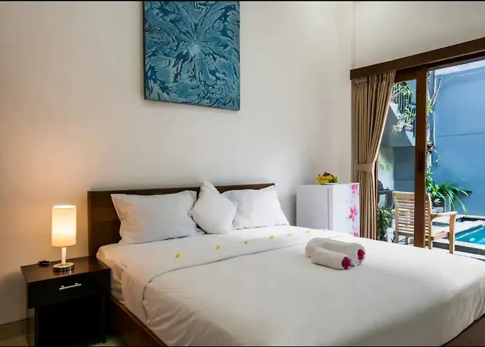 Canggu Ocean House/Pink. By Walk To The Beach!