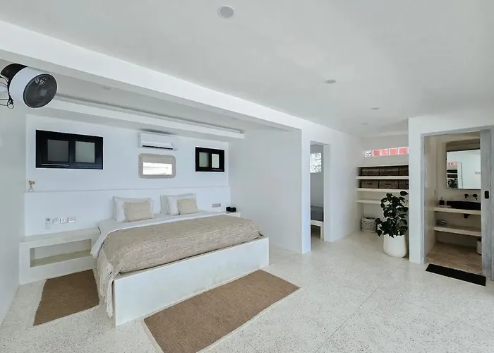Infinity Bingin - Boutique Beachfront Family Suite