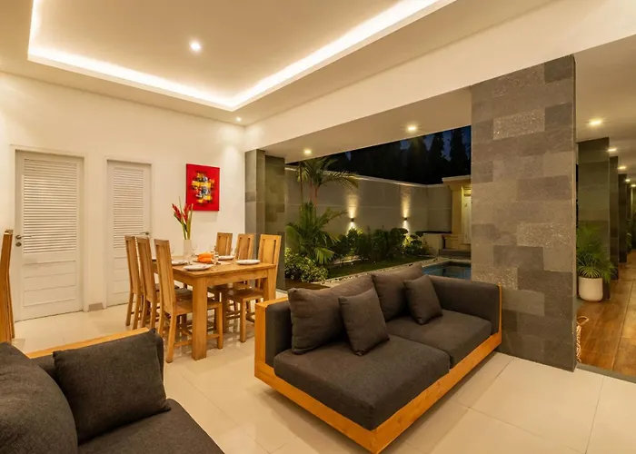 Amazing Villa In Oberoi Top Location