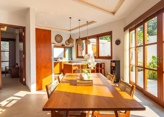 Bright Modern Villa In Perfect Walkable Location