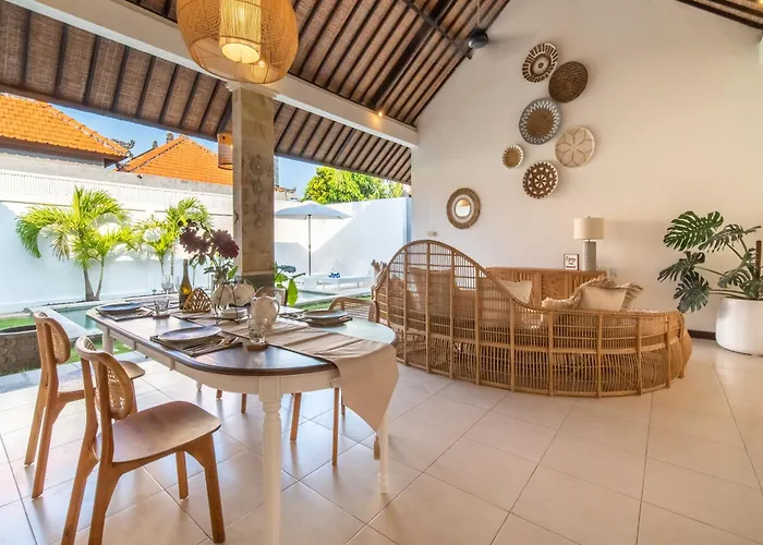 2 Bedroom Balinese Private Pool Villa In Seminyak