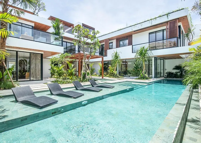 Brand New Luxury 5 Bedroom Villa 200M To Brawah Beach