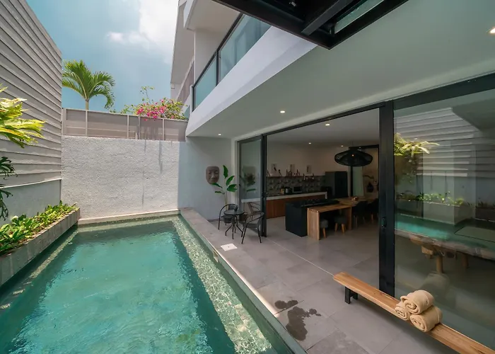 Villa Athalla - Elegant 3Br Near Berawa Beach!