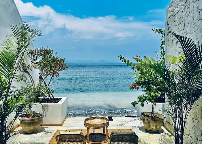 La Plage Onirique Beachfront Nusa Penida