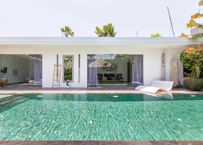 Villa Jago - Spacious Luxury 3Br Villa In Seminyak