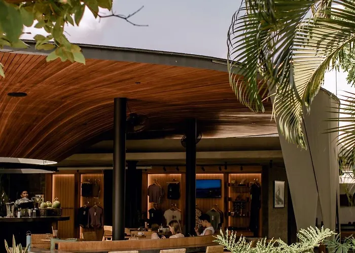 Wave House Boutique Surf Retreat - Adults Only