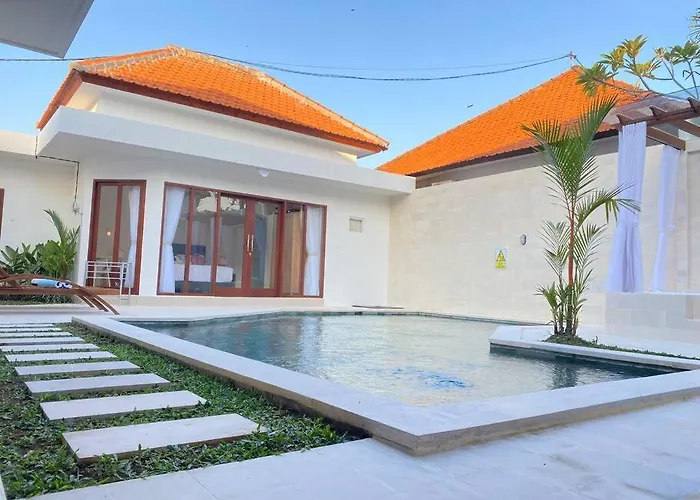 Villa Akmali Umalas 2Br With Private Pool & Jacuzzi