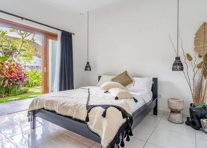Charming 3 Bedroom Villa Close Berawa Beach