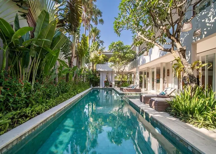 Villa Sunsara 2 - Spacious 4-Bedroom Haven Next To Berawa Beach