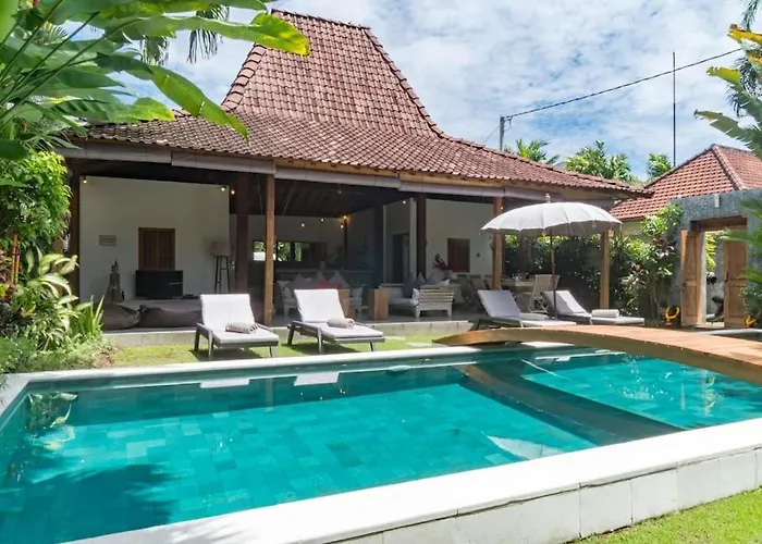 Villa Joglo Oberoi Seminyak Beautiful 4Br Villa Prime Location