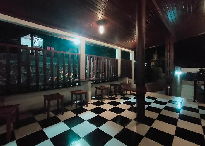 Lo Sari Bungalow