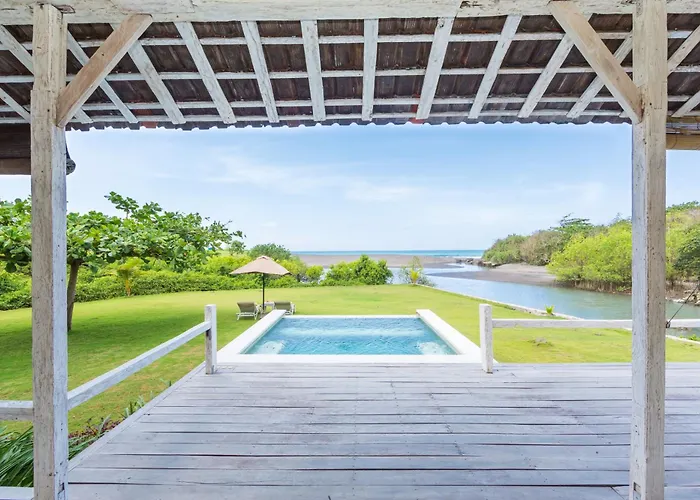Villa Sungai Laut