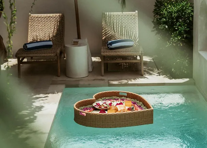 Serene Pool & Skylight Bathtub In Canggu, 5Mins Walk To The Beach