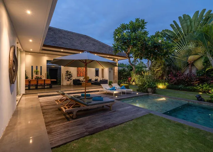 Villa Cempaka Ungu - Tranquil & Chic Pool 4-Bedroom Villa In The Heart Of Seminyak