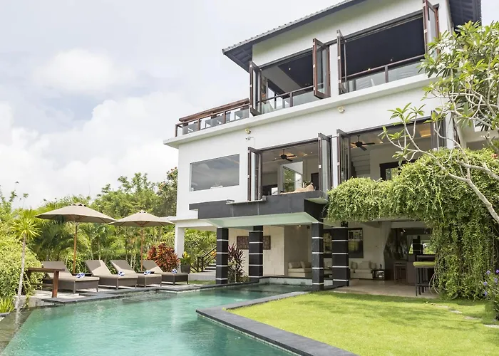 Moonlight And Sunshine Villa