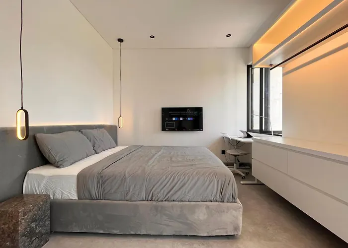 Modern Waveside Apartment No.3