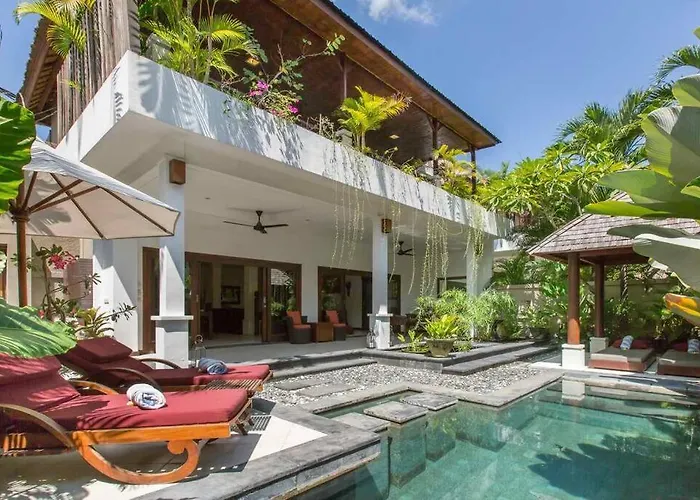 2 Bedroom Private Pool Walking Distance To The Seminyak Beach